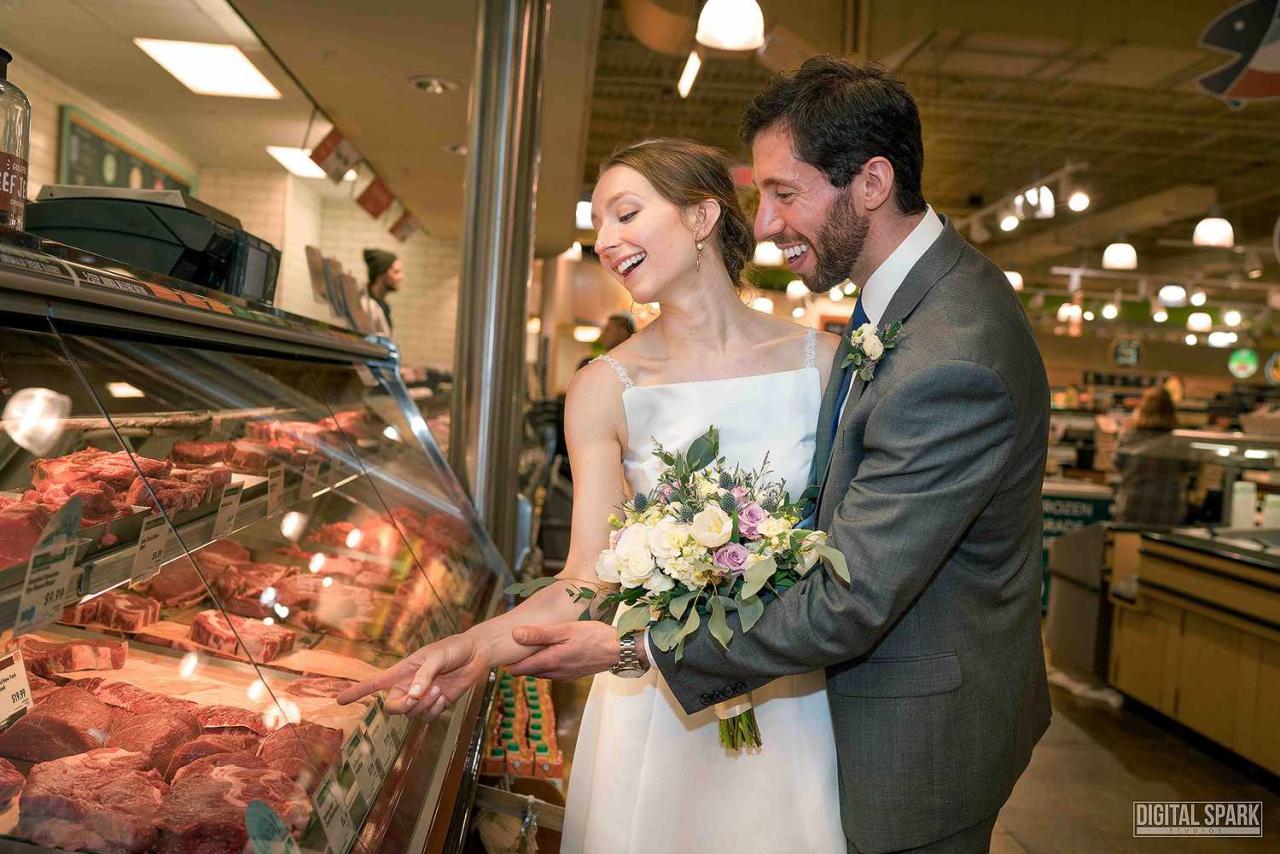 Couple Gets Married at Whole Foods | PEOPLE.com